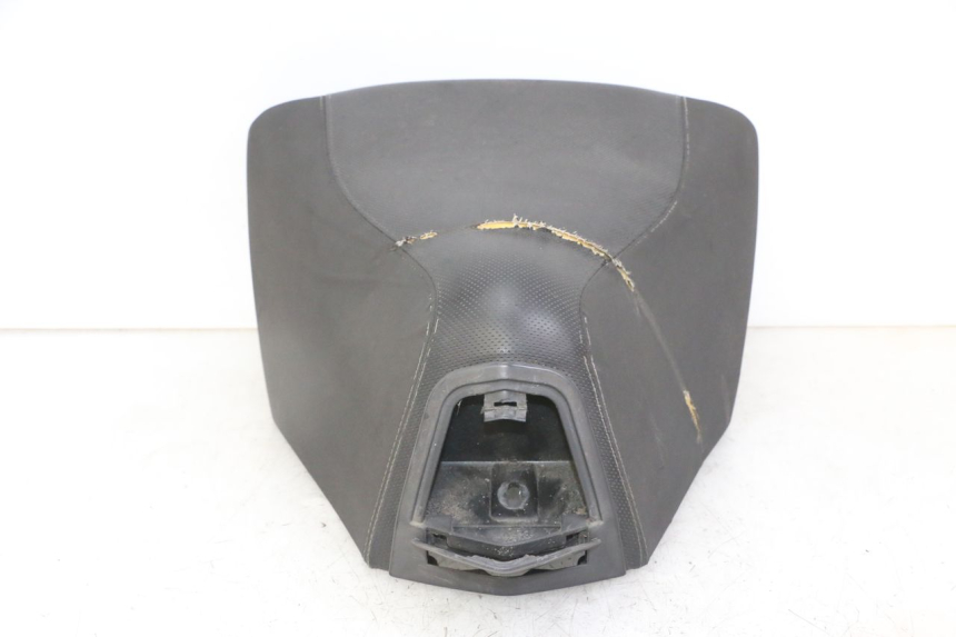 photo de SELLA ANTERIORE PEUGEOT SATELIS 125 (2013 - 2018) - Zoom sui componenti