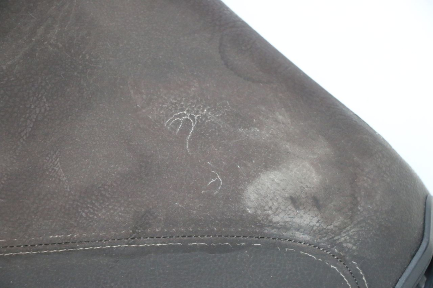 photo de SELLE ANTERIORE PEUGEOT SATELIS 125 (2006 - 2009) - Caratteristiche distintive