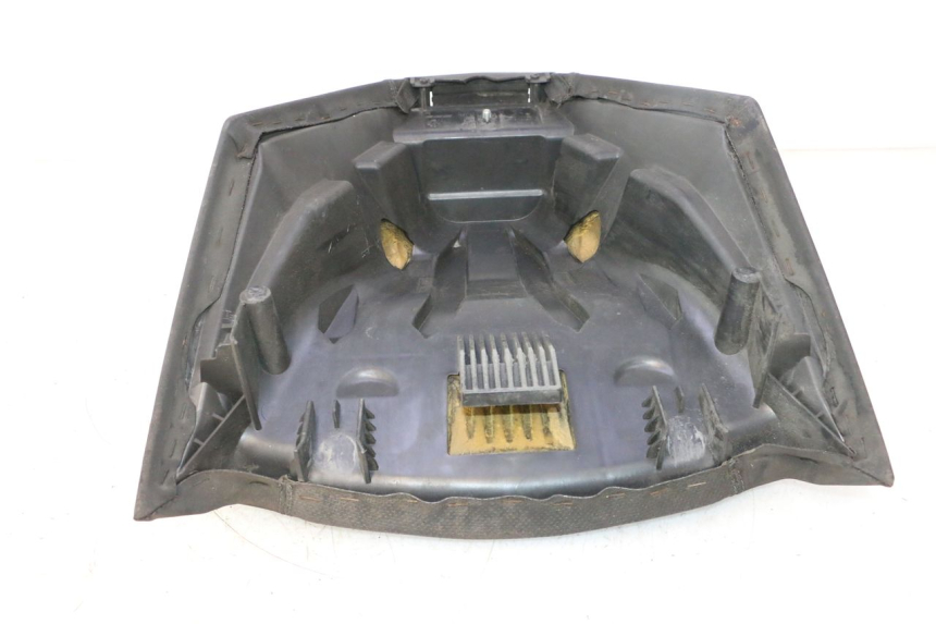 photo de SELLA ANTERIORE PEUGEOT SATELIS 125 (2013 - 2018) - Primo piano tecnico