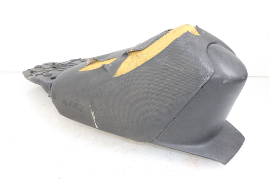 photo de SELLA ANTERIORE APRILIA SR CARB LC 2T 50 (2004 - 2012) - Altra angolazione