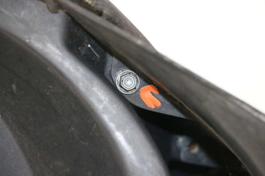 photo de SELLA ANTERIORE APRILIA SR CARB LC 2T 50 (2004 - 2012) - Primo piano tecnico