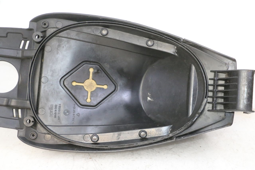 photo de SELLE ANTERIORE APRILIA SR R 2T LC 50 (2018 - 2021) - Primo piano tecnico