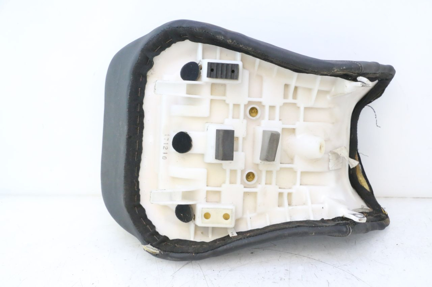 photo de SELLA ANTERIORE SUZUKI SV S 650 (2003 - 2009) - Marcature e riferimenti originali