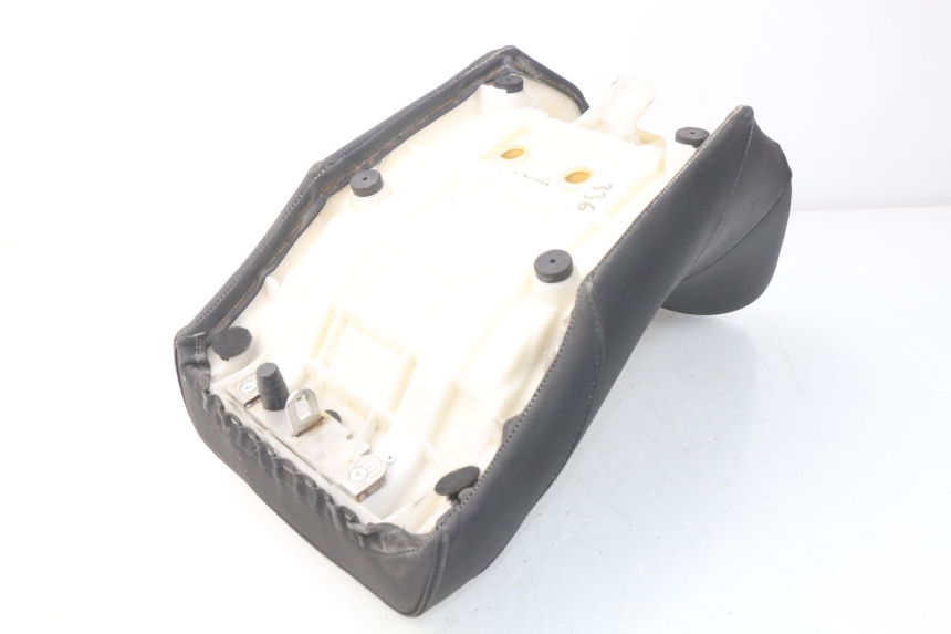 photo de SELLE ANTERIORE YAMAHA TDM ABS 900 (2002 - 2014) - Dettagli dei punti di fissaggio