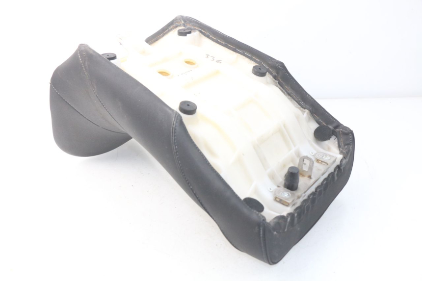 photo de SELLE ANTERIORE YAMAHA TDM ABS 900 (2002 - 2014) - Marcature e riferimenti originali