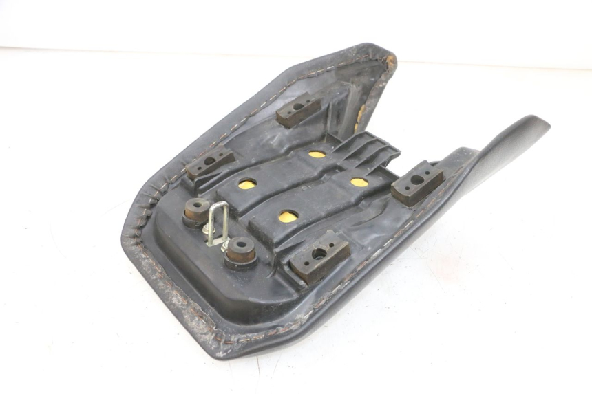 photo de SELLA ANTERIORE DAELIM VJ ROADWIN FI 125 (2008 - 2017) - Zoom sullo stato d'uso