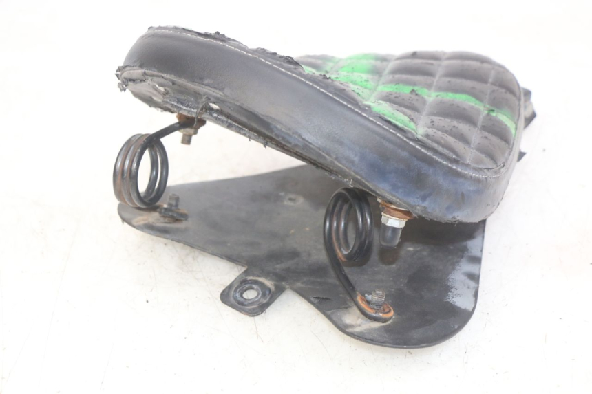 photo de SELLE ANTERIORE DAELIM VL DAYSTAR 125 (2000 - 2011) - Vista d'insieme del prodotto