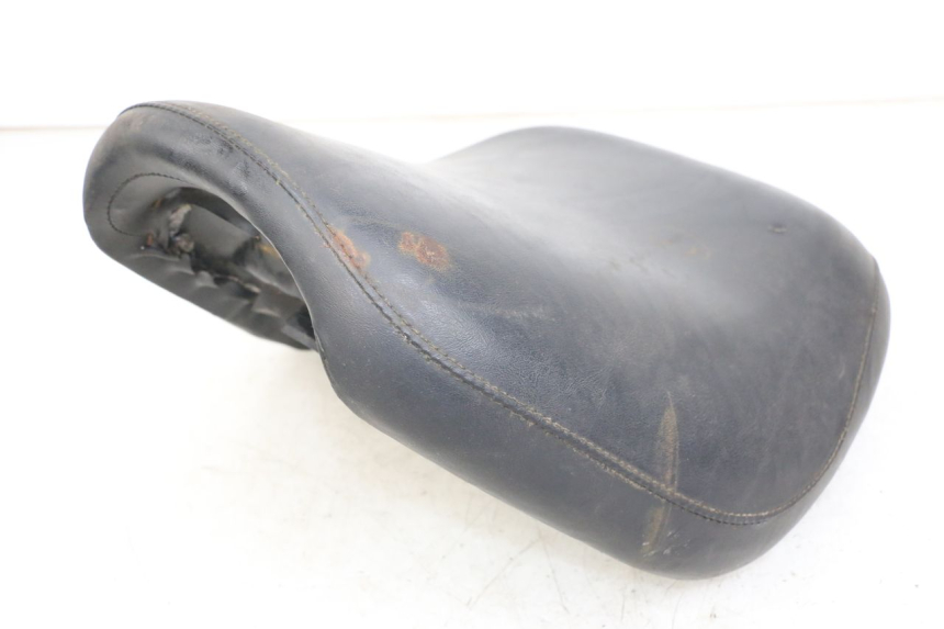 photo de SELLE ANTERIORE DAELIM VL DAYSTAR 125 (2000 - 2011) - Caratteristiche distintive