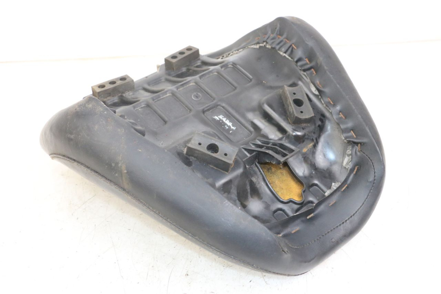 photo de SELLE ANTERIORE DAELIM VL DAYSTAR 125 (2000 - 2011) - Primo piano tecnico