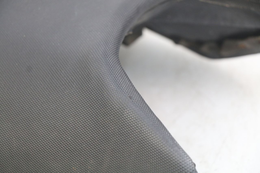 photo de SELLE ANTERIORE SYM WOLF SB 125 (2011 - 2018) - Marcature e riferimenti originali