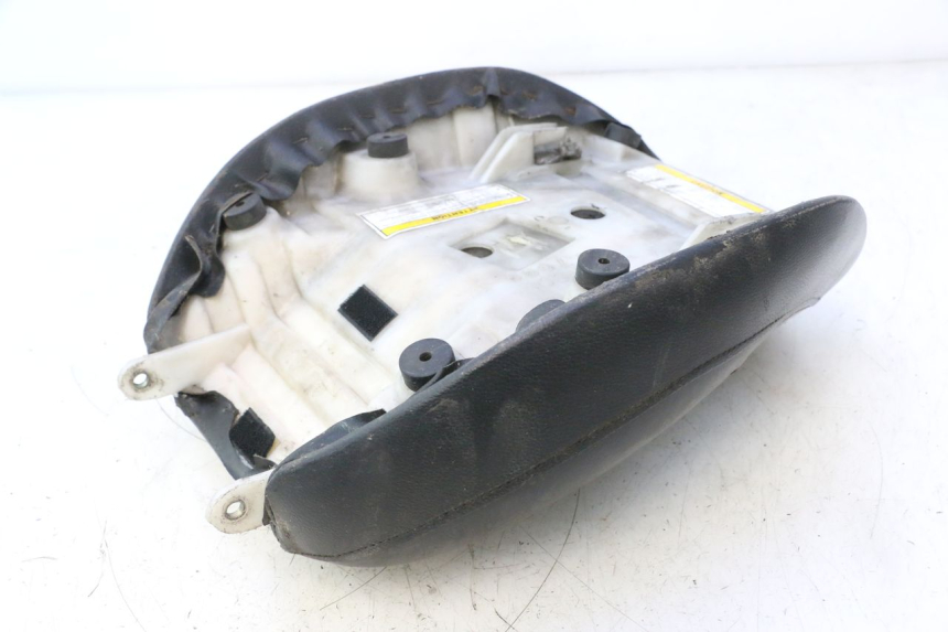 photo de SELLA ANTERIORE YAMAHA XV VIRAGO 535 (1988 - 2004) - Marcature e riferimenti originali