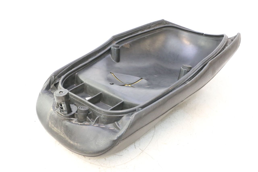 photo de SELLE ANTERIORE YAMAHA YP MAJESTY 125 (1998 - 2001) - Altra vista dell'articolo