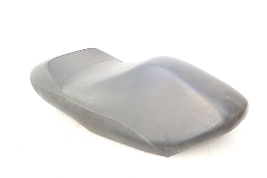 photo de SELLE ANTERIORE YAMAHA YP MAJESTY 125 (1998 - 2001) - Primo piano ad alta risoluzione