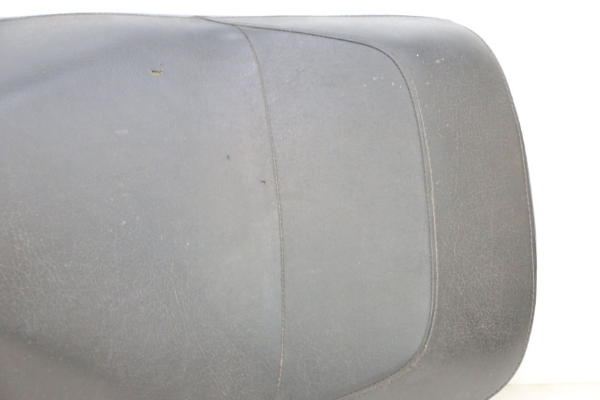 photo de SELLE ANTERIORE YAMAHA YP MAJESTY 125 (1998 - 2001) - Angolazione alternativa