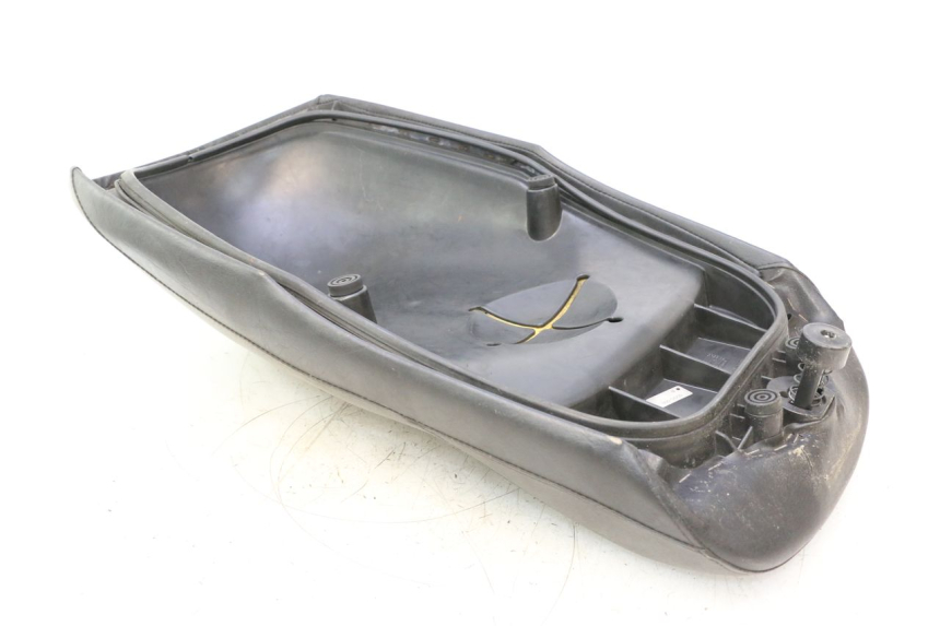 photo de SELLE ANTERIORE YAMAHA YP MAJESTY 125 (1998 - 2001) - Stato della superficie e materiale