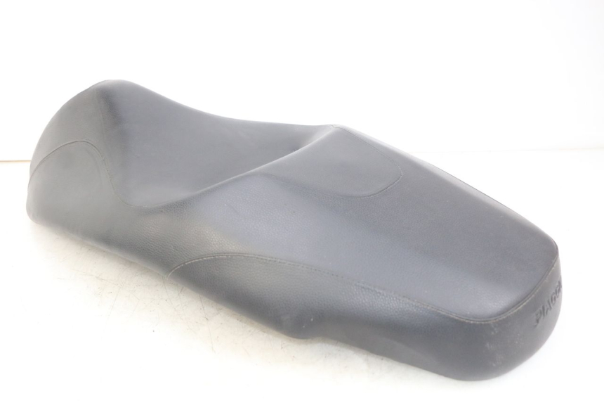 photo de SELLE PIAGGIO BEVERLY 125 (2010 - 2015) - Stato della superficie e materiale