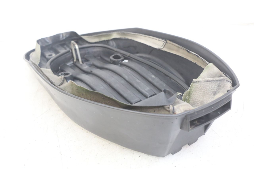 photo de SELLE MBK BOOSTER SPIRIT 50 (2004 - 2017) - Dettagli dei punti di fissaggio