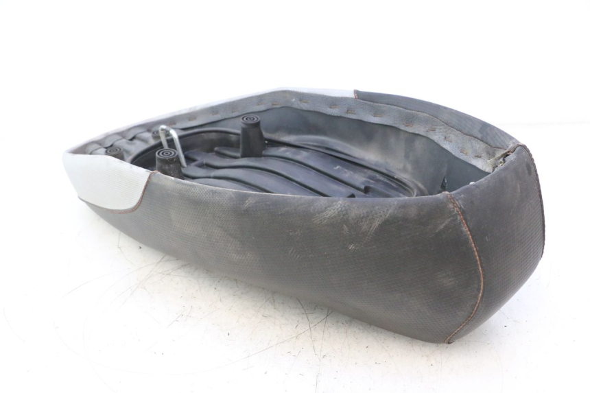 photo de SELLE MBK BOOSTER SPIRIT 50 (2004 - 2017) - Caratteristiche distintive
