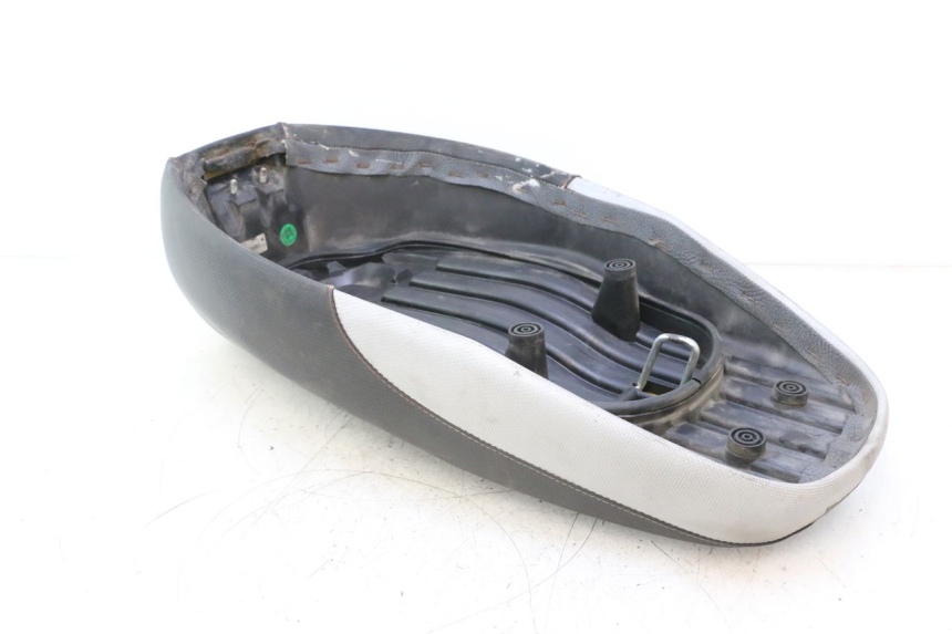 photo de SELLE MBK BOOSTER SPIRIT 50 (2004 - 2017) - Marcature e riferimenti originali