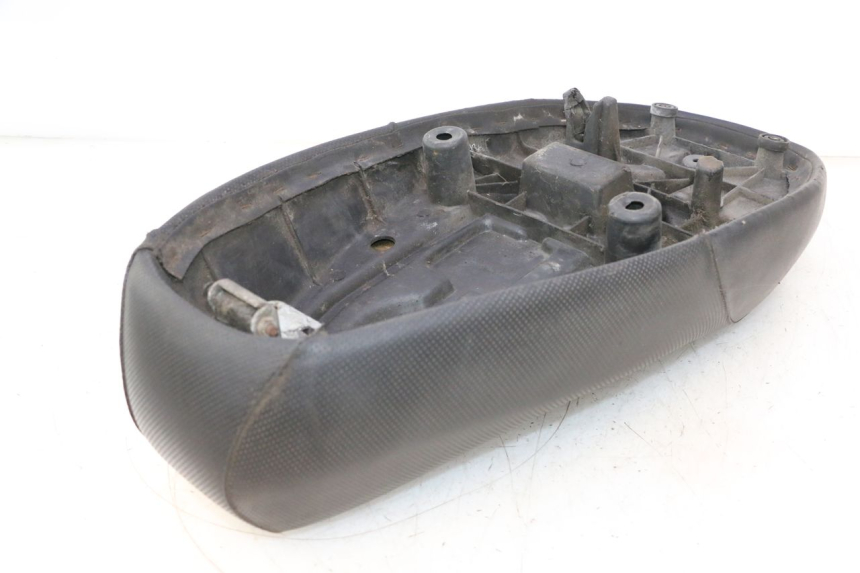 photo de SELLE MBK BOOSTER SPIRIT 50 (1999 - 2003) - Primo piano tecnico