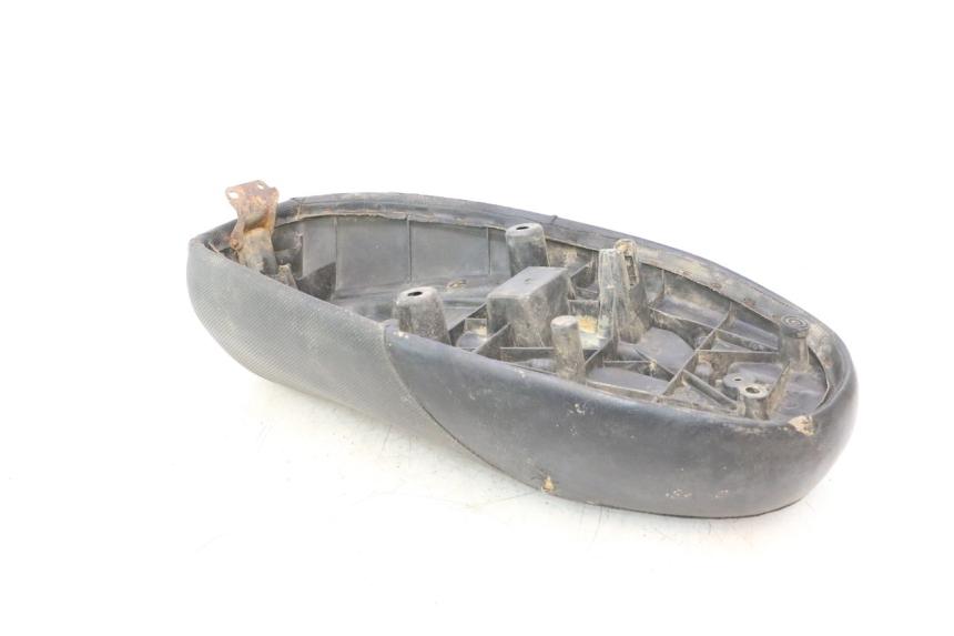 photo de SELLE MBK BOOSTER SPIRIT 50 (1999 - 2003) - Dettagli dei punti di fissaggio