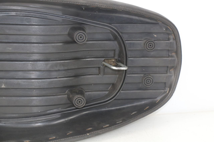 photo de SELLE MBK BOOSTER SPIRIT NAKED 50 (2004 - 2017) - Marcature e riferimenti originali