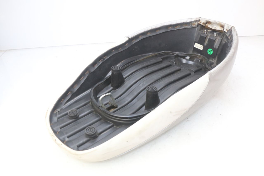 photo de SELLE MBK BOOSTER SPIRIT NAKED 50 (2004 - 2017) - Caratteristiche distintive