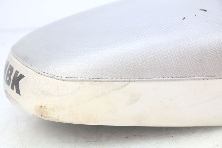 photo de SELLE MBK BOOSTER SPIRIT NAKED 50 (2004 - 2017) - Dettagli dei punti di fissaggio