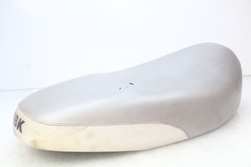 photo de SELLE MBK BOOSTER SPIRIT NAKED 50 (2004 - 2017) - Stato della superficie e materiale