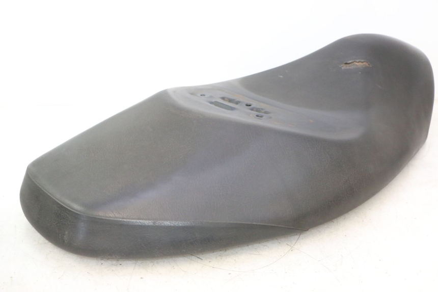 photo de SELLE SUZUKI BURGMAN 125 (2007 - 2014) - Stato della superficie e materiale