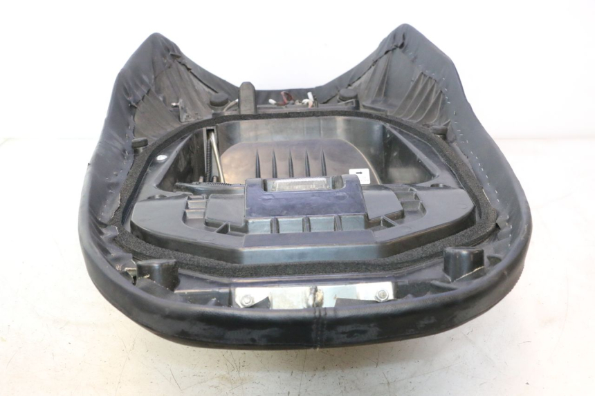 photo de SELLA SUZUKI BURGMAN EXECUTIVE ABS 650 (2006 - 2012) - Altra vista dell'articolo