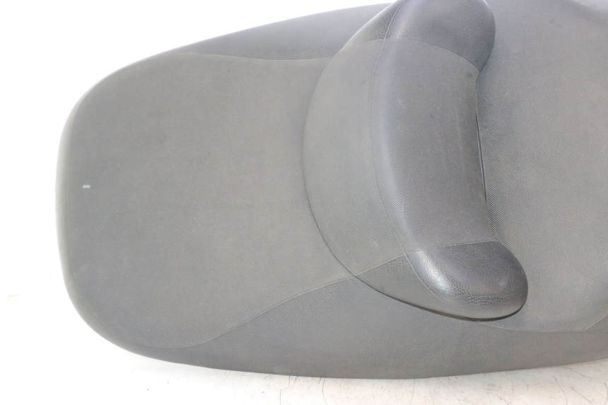 photo de SELLA SUZUKI BURGMAN EXECUTIVE ABS 650 (2006 - 2012) - Dettaglio del componente