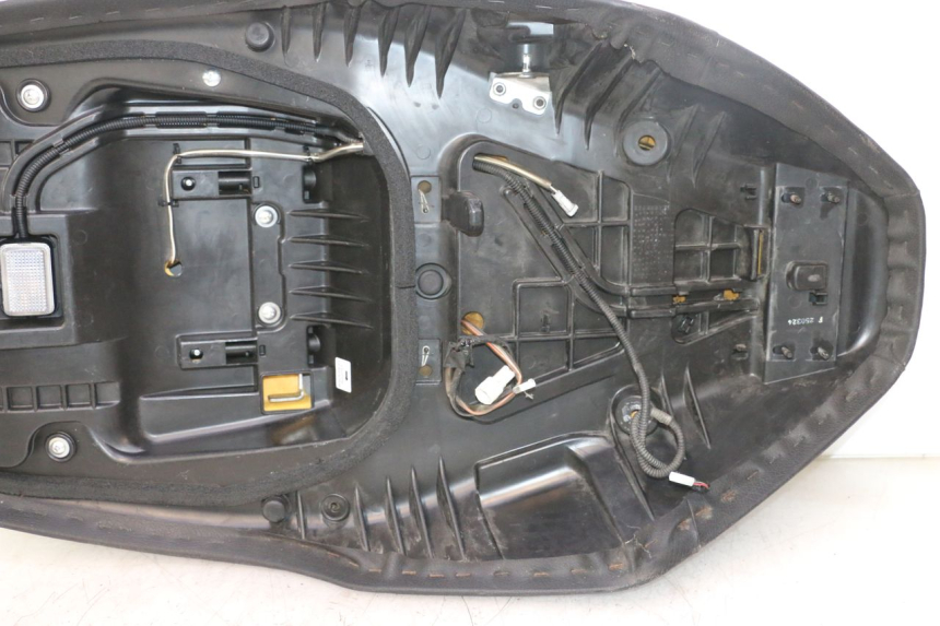 photo de SELLA SUZUKI BURGMAN EXECUTIVE ABS 650 (2006 - 2012) - Altra vista dell'articolo