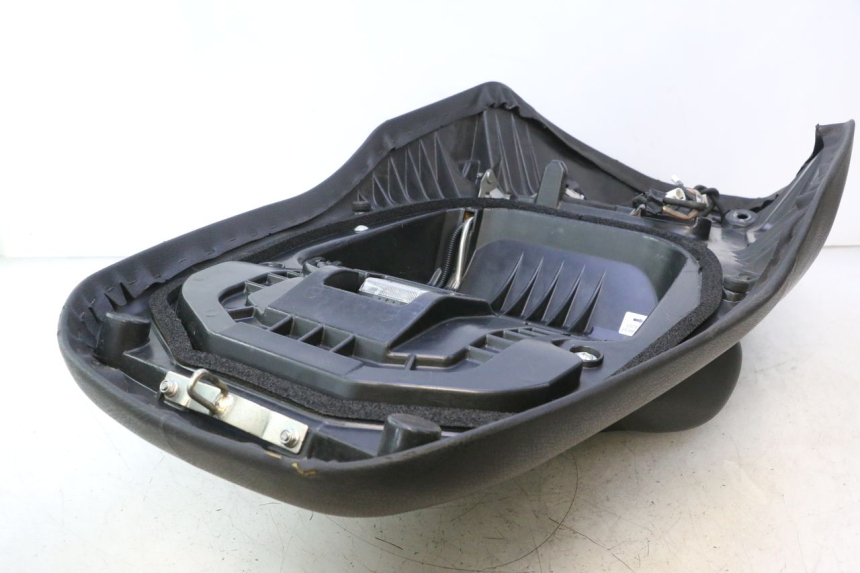photo de SELLA SUZUKI BURGMAN EXECUTIVE ABS 650 (2006 - 2012) - Ispezione visiva dettagliata