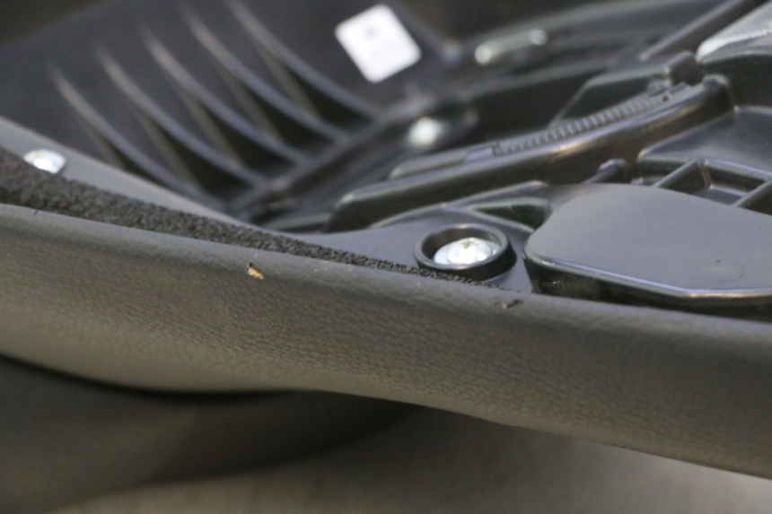 photo de SELLA SUZUKI BURGMAN EXECUTIVE ABS 650 (2006 - 2012) - Focus sulla struttura