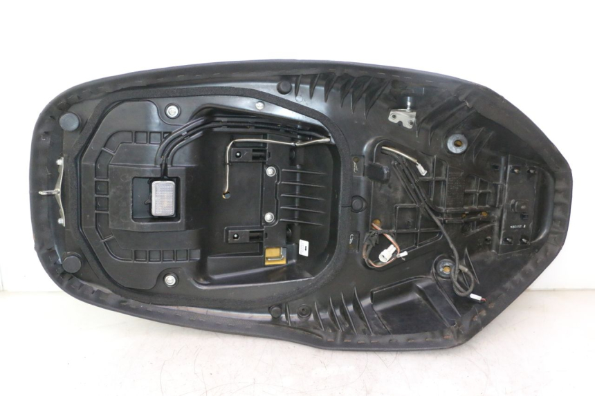 photo de SELLA SUZUKI BURGMAN EXECUTIVE ABS 650 (2006 - 2012) - Ricambio usato controllato