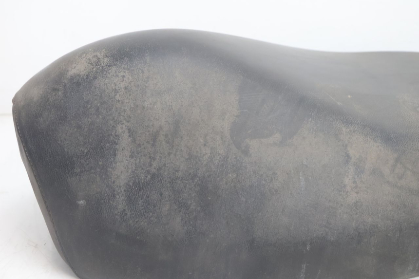 photo de SELLE PEUGEOT BUXY 50 (1993 - 1998) - Stato della superficie e materiale