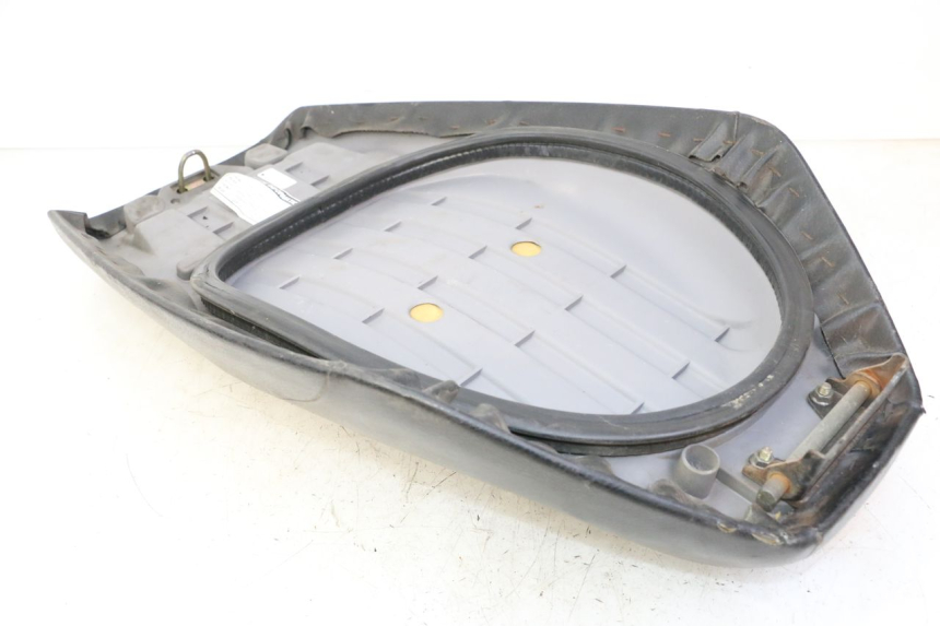 photo de SELLA YAMAHA BW'S 100 (1999 - 2002) - Stato della superficie e materiale