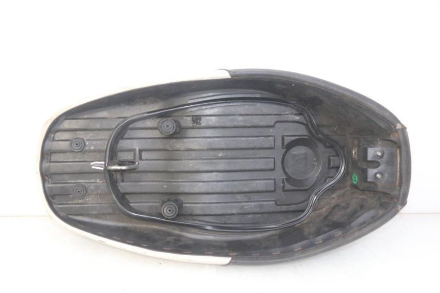 photo de SELLE YAMAHA BW'S EASY 50 (2013 - 2016) - Stato della superficie e materiale