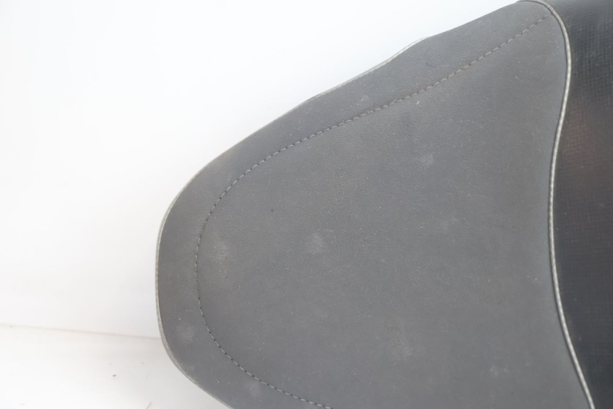 photo de SELLA HONDA CB F HORNET 600 (2005 - 2006) - Zoom sullo stato d'uso