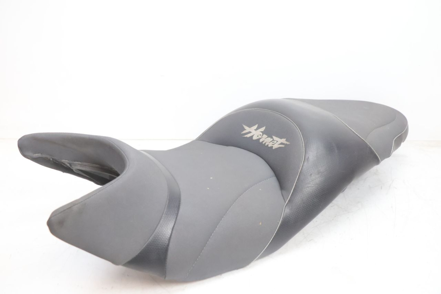 photo de SELLA HONDA CB F HORNET 600 (2005 - 2006) - Stato della superficie e materiale