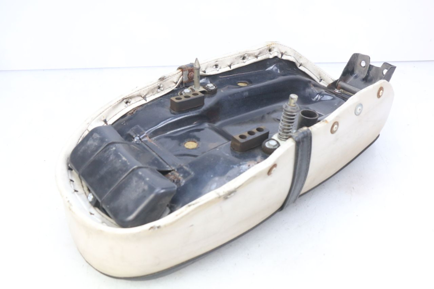 photo de SELLE TNT MOTOR CITY 50 (2007 - 2018) - Stato della superficie e materiale