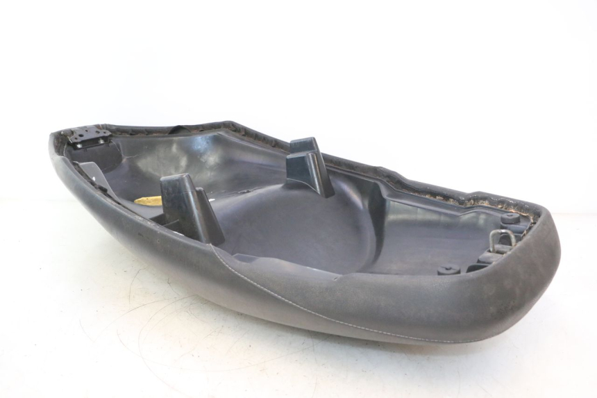 photo de SELLE PEUGEOT CITYSTAR 125 (2011 - 2017) - Dettagli dei punti di fissaggio