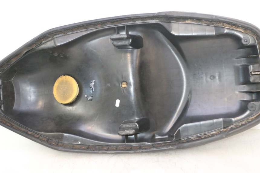 photo de SELLE PEUGEOT CITYSTAR 125 (2011 - 2017) - Marcature e riferimenti originali