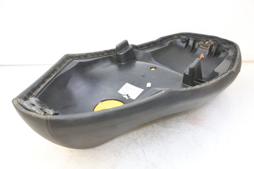 photo de SELLE PEUGEOT CITYSTAR 50 (2013 - 2017) - Dettagli dei punti di fissaggio