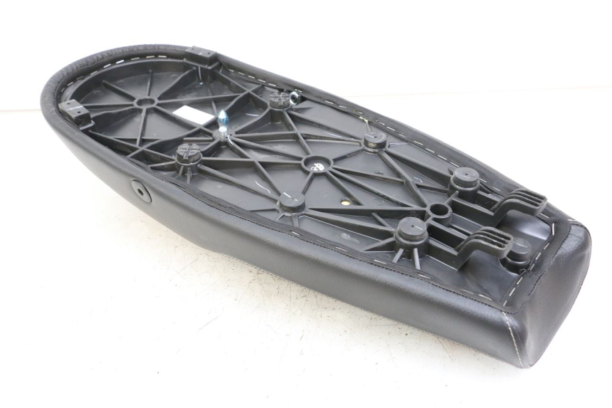 photo de SELLA ROYAL ENFIELD CONTINENTAL GT 650 (2019 - 2024) - Dettaglio del componente