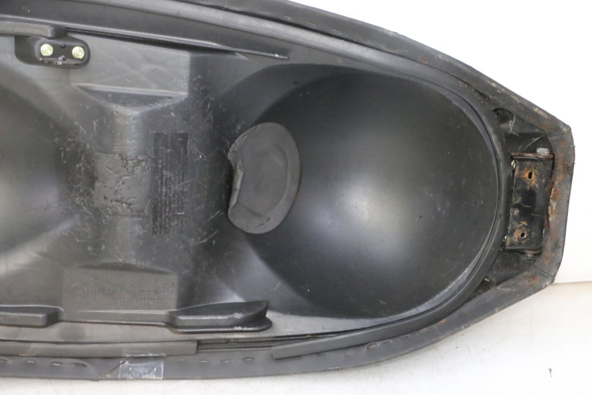 photo de SELLE KYMCO DINK STREET 125 (2009 - 2014) - Zoom sui componenti