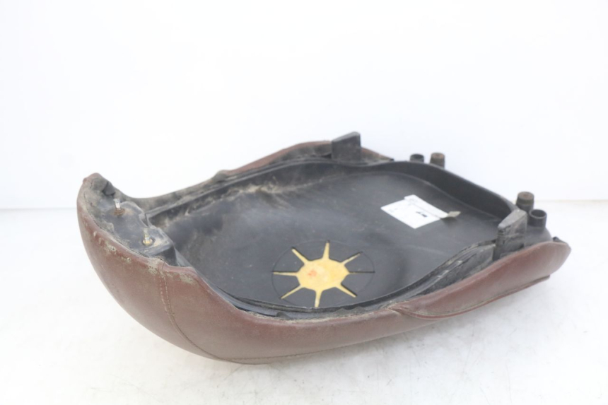 photo de SELLE PEUGEOT DJANGO 4T 50 (2014 - 2019) - Altra angolazione