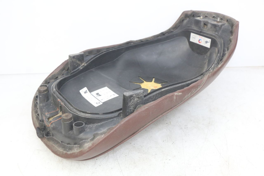 photo de SELLE PEUGEOT DJANGO 4T 50 (2014 - 2019) - Dettagli dei punti di fissaggio