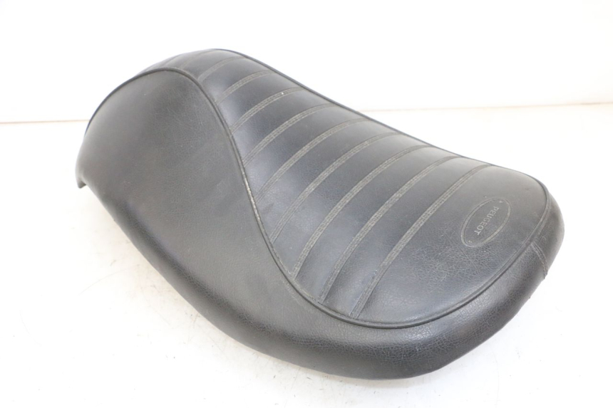 photo de SELLE PEUGEOT DJANGO 4T 50 (2014 - 2019) - Caratteristiche distintive